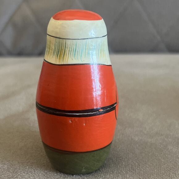 Vintage Santa Claus Nesting Dolls Christmas 5 Piece Hand painted Unsigned 5.5” - Picture 8 of 12